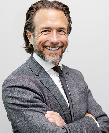 Dr. Landon Pryor, MD. Board Certified Plastic Surgeon at Face Works Plastic Surgery, Plastic Surgeon in Schaumburg, IL