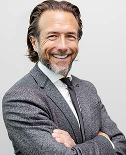 Dr. Landon Pryor, MD. Board Certified Plastic Surgeon at Face Works Plastic Surgery, Plastic Surgeon in Schaumburg, IL